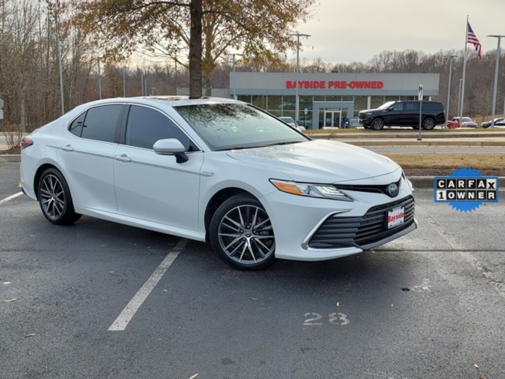 Used 2021 Toyota Camry Hybrid XLE Sedan