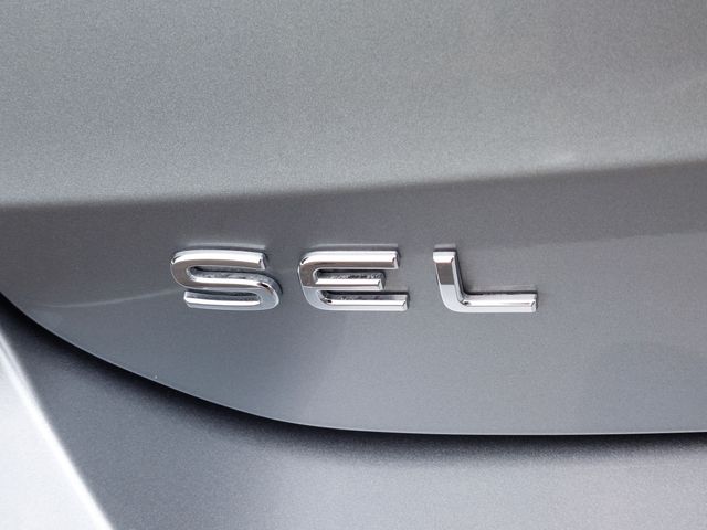 2025 Volkswagen Taos SEL - Photo 40