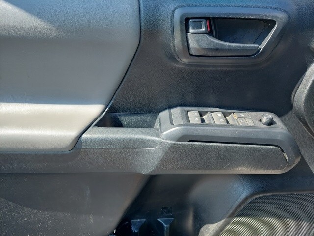 2021 Toyota Tacoma SR photo 13