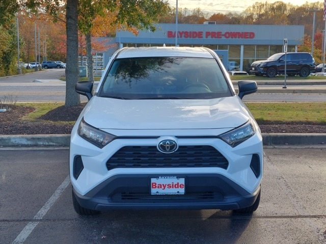 2022 Toyota RAV4 LE photo 2