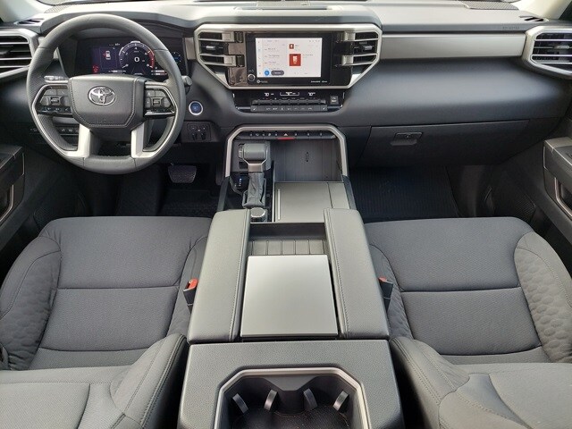 2024 Toyota Sequoia SR5 photo 3