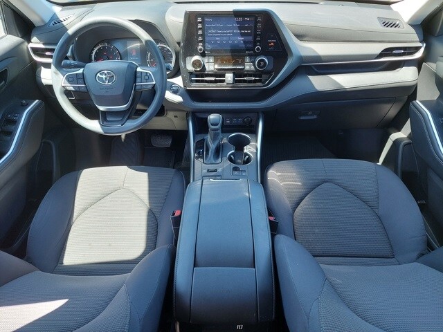 2022 Toyota Highlander L photo 3