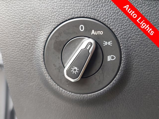 2025 Volkswagen Taos SEL - Photo 23