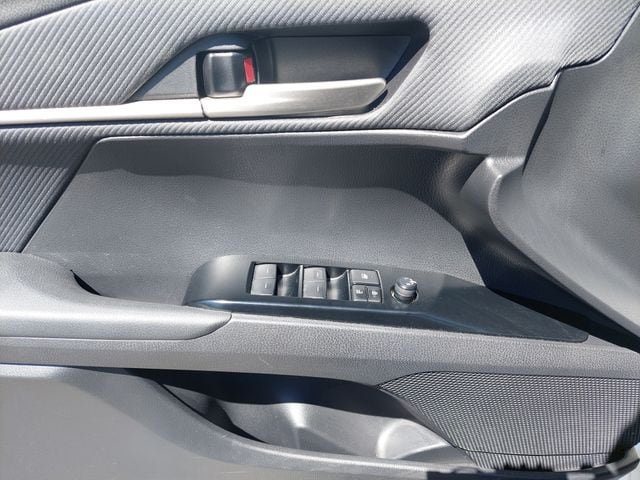 2025 Toyota Camry SE - Photo 34