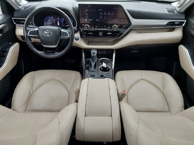 2023 Toyota Highlander Limited - Photo 3