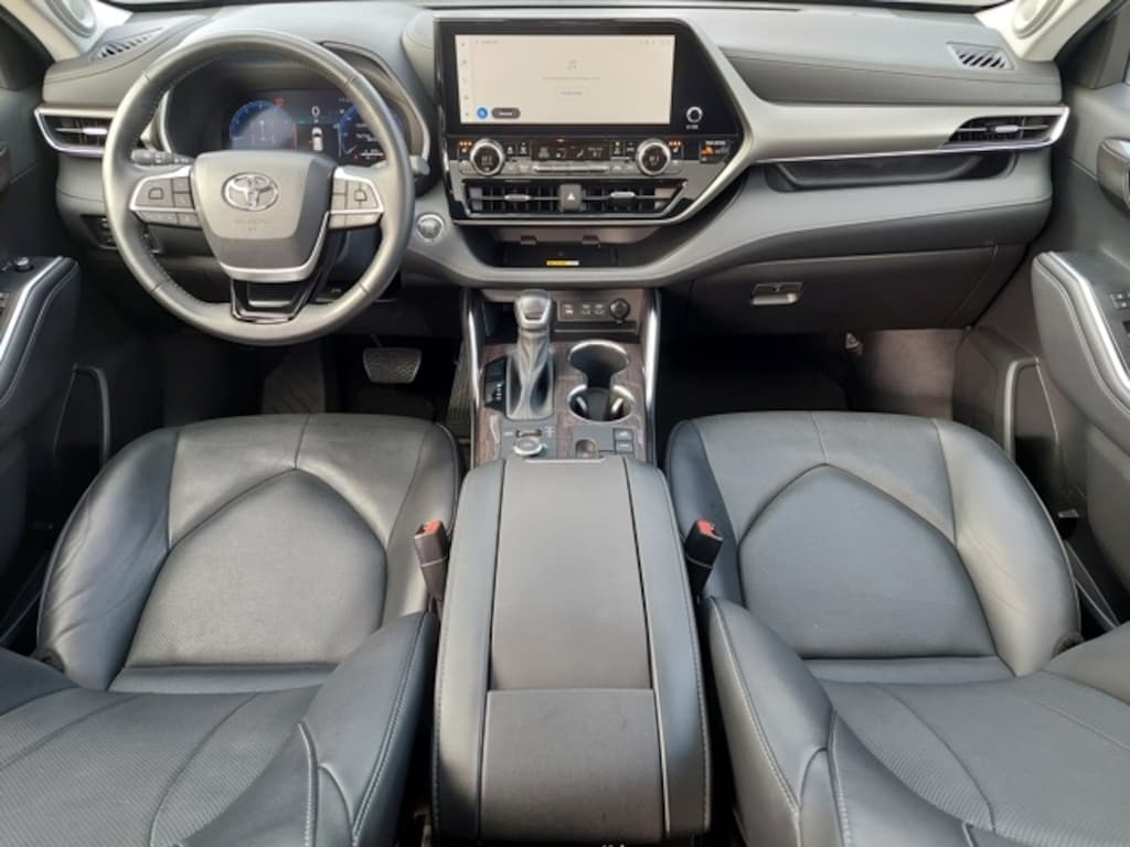Used 2023 Toyota Highlander Limited SUV