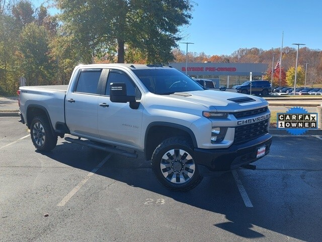 2021 Chevrolet Silverado 2500HD Custom photo 2