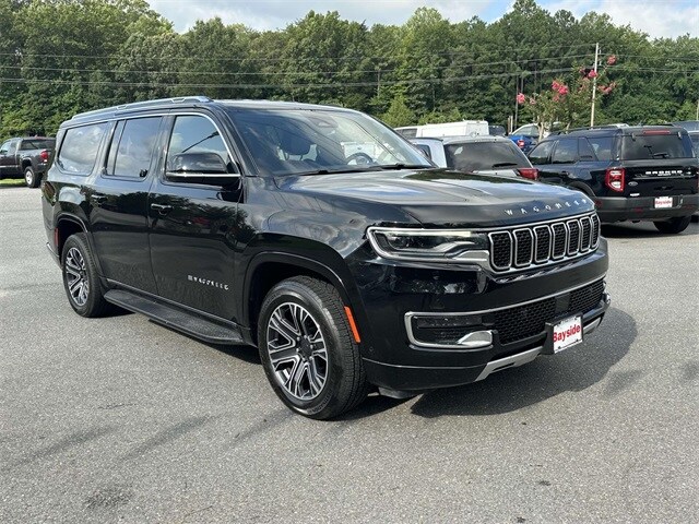 2023 Jeep Wagoneer L Series II photo 2