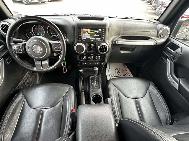 2017 Jeep Wrangler Unlimited Sahara photo 2