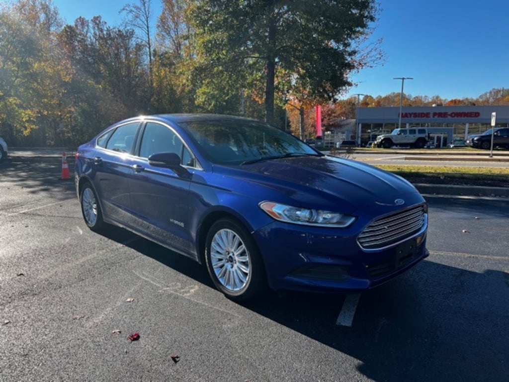 Used 2015 Ford Fusion Hybrid SE Sedan