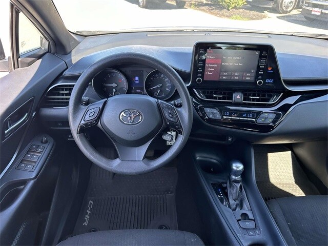 2019 Toyota C-HR XLE photo 3