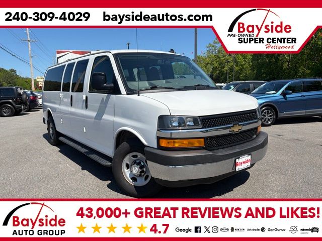 2016 Chevrolet Express 3500 LS Extended's photo