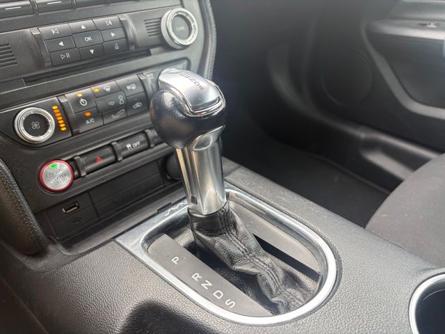 2018 Ford Mustang EcoBoost - Photo 12