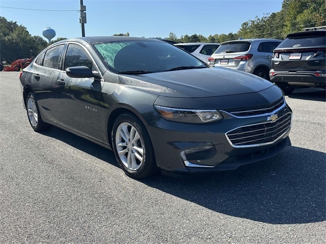 2018 Chevrolet Malibu 1LT photo 2