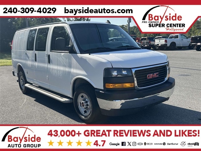2023 GMC Savana Cargo Work Van's photo