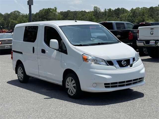 2019 Nissan NV200 SV photo 2