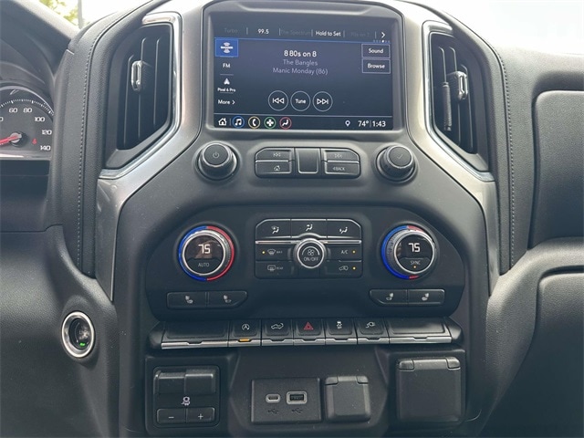 2019 Chevrolet Silverado 1500 RST photo 3