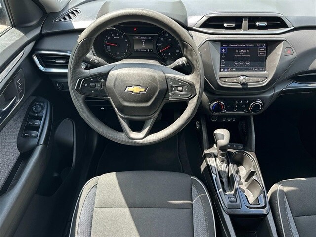 2022 Chevrolet Trailblazer LT photo 2