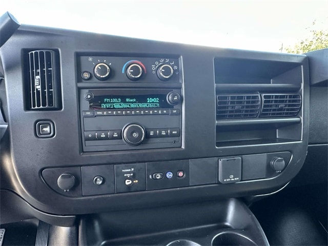 2024 Gmc Savana 2500 Cargo photo 2
