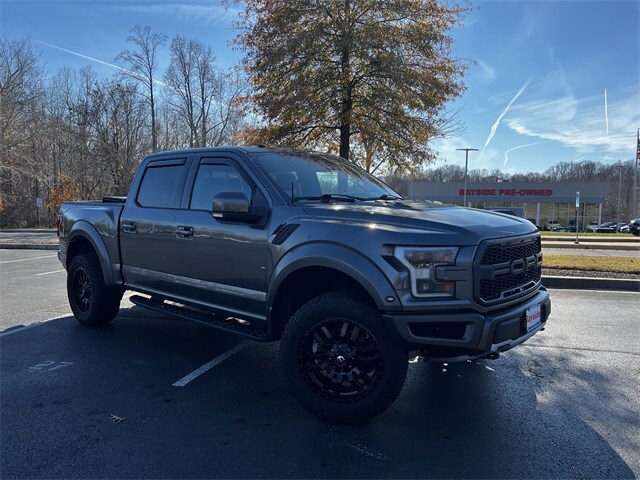 2017 Ford F-150 Raptor photo 2