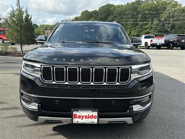 2023 Jeep Wagoneer L Series II photo 3