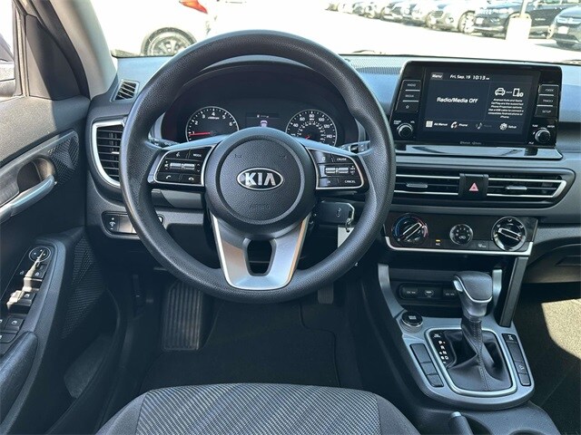 2021 Kia Seltos LX photo 2