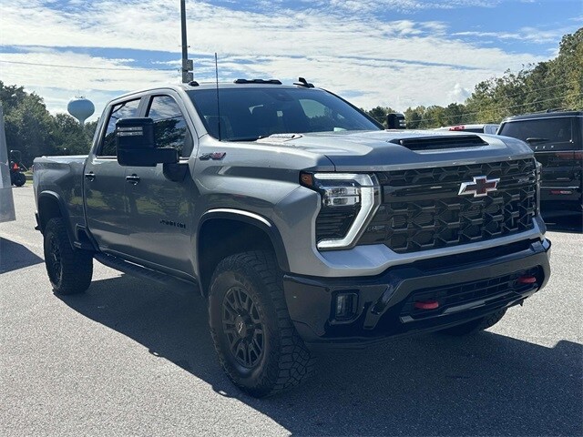 2024 Chevrolet Silverado 2500HD ZR2 photo 2