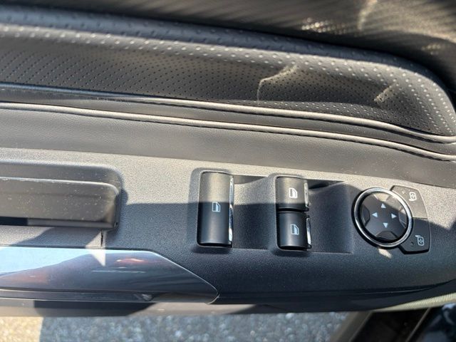 2025 Ford Mustang EcoBoost Premium - Photo 33