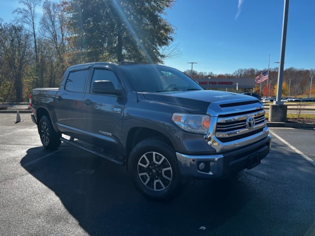 Used 2017 Toyota Tundra SR5 5.7L V8 Truck CrewMax