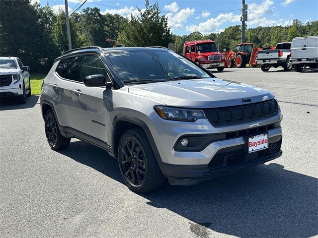 2022 Jeep Compass Latitude photo 2