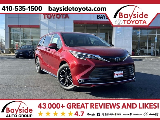 2025 Toyota Sienna Platinum's photo