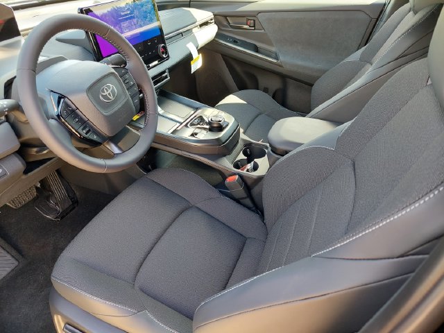 2026 Toyota C-HR SE - Photo 9