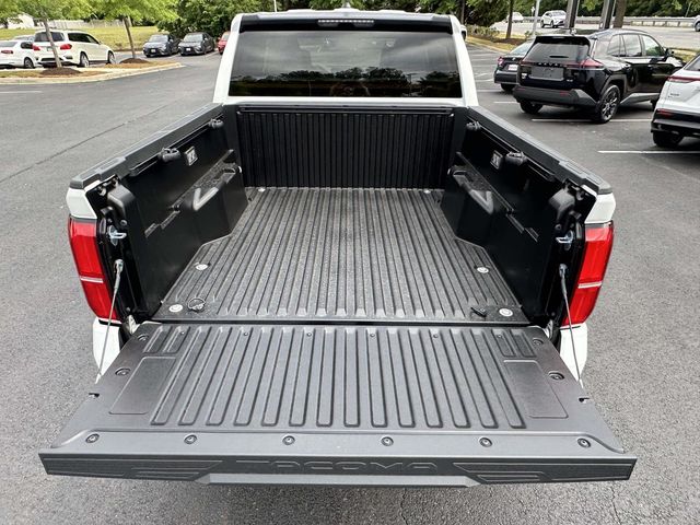 2026 Toyota Tacoma SR5 - Photo 18