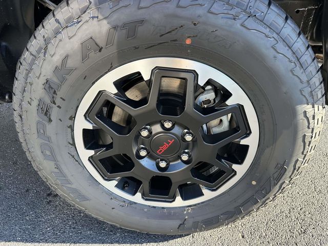 2025 Toyota Tacoma TRD Off Road - Photo 40