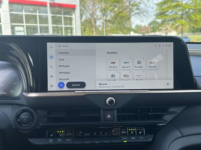 2026 Toyota Crown Signia Limited - Photo 11