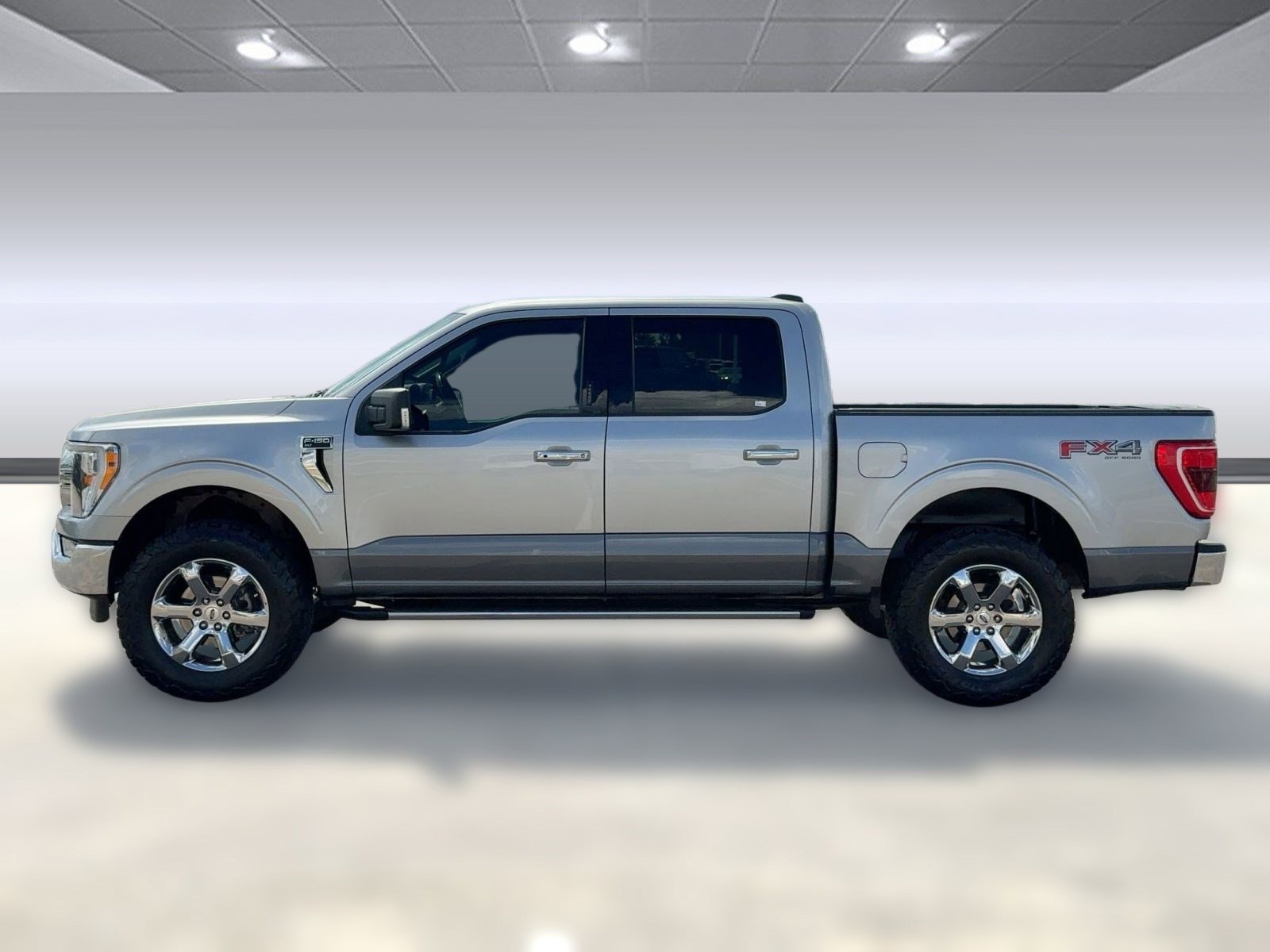 2021 Ford F-150 XLT photo 2