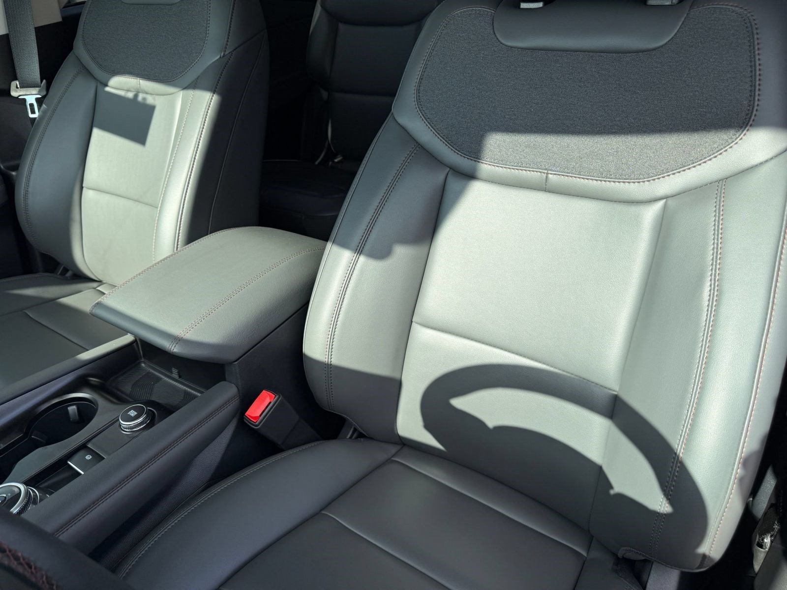 2026 Ford Explorer Active - Photo 21