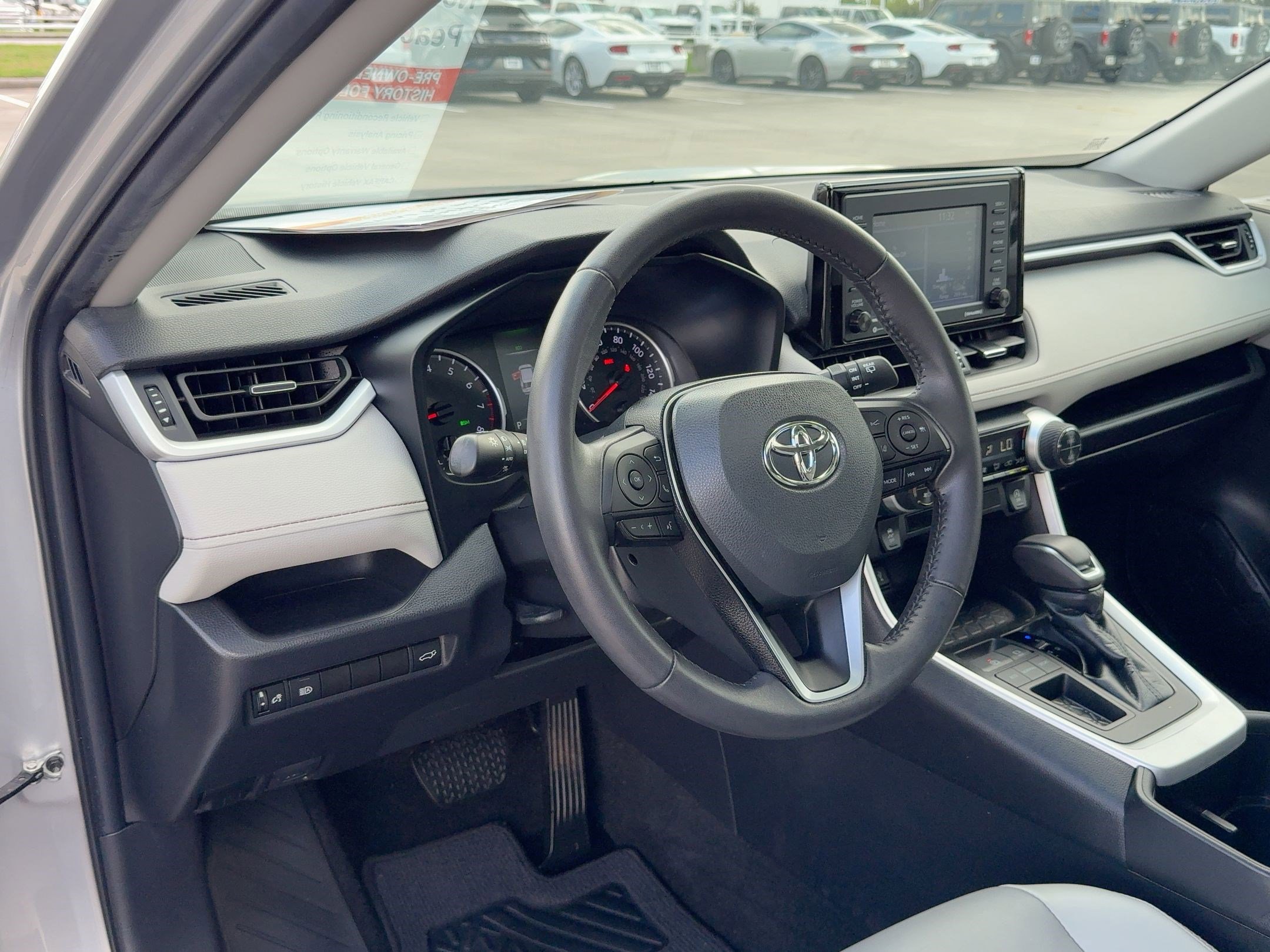 2022 Toyota RAV4 XLE Premium photo 3
