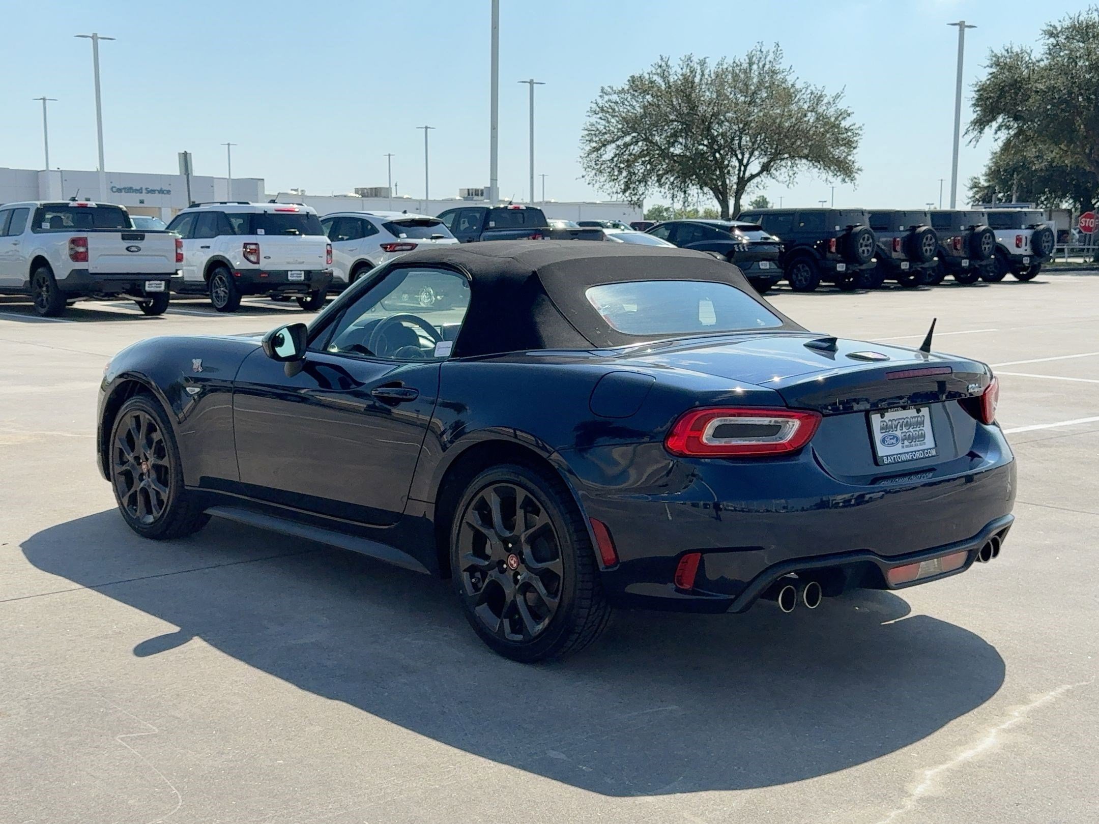 2019 Fiat 124 Spider Abarth photo 3