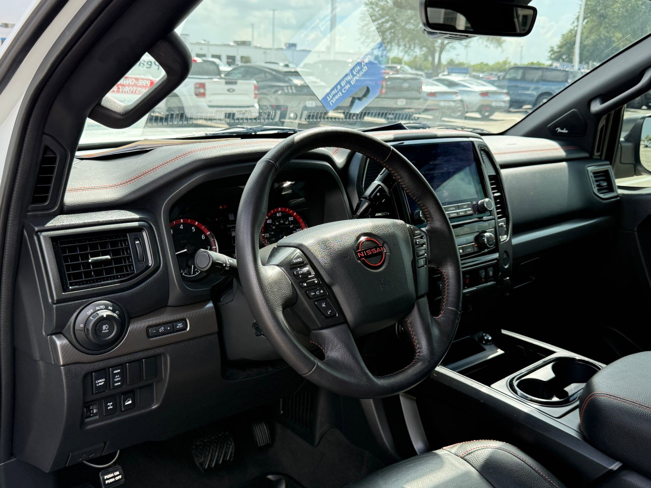 2024 Nissan Titan PRO-4X photo 3