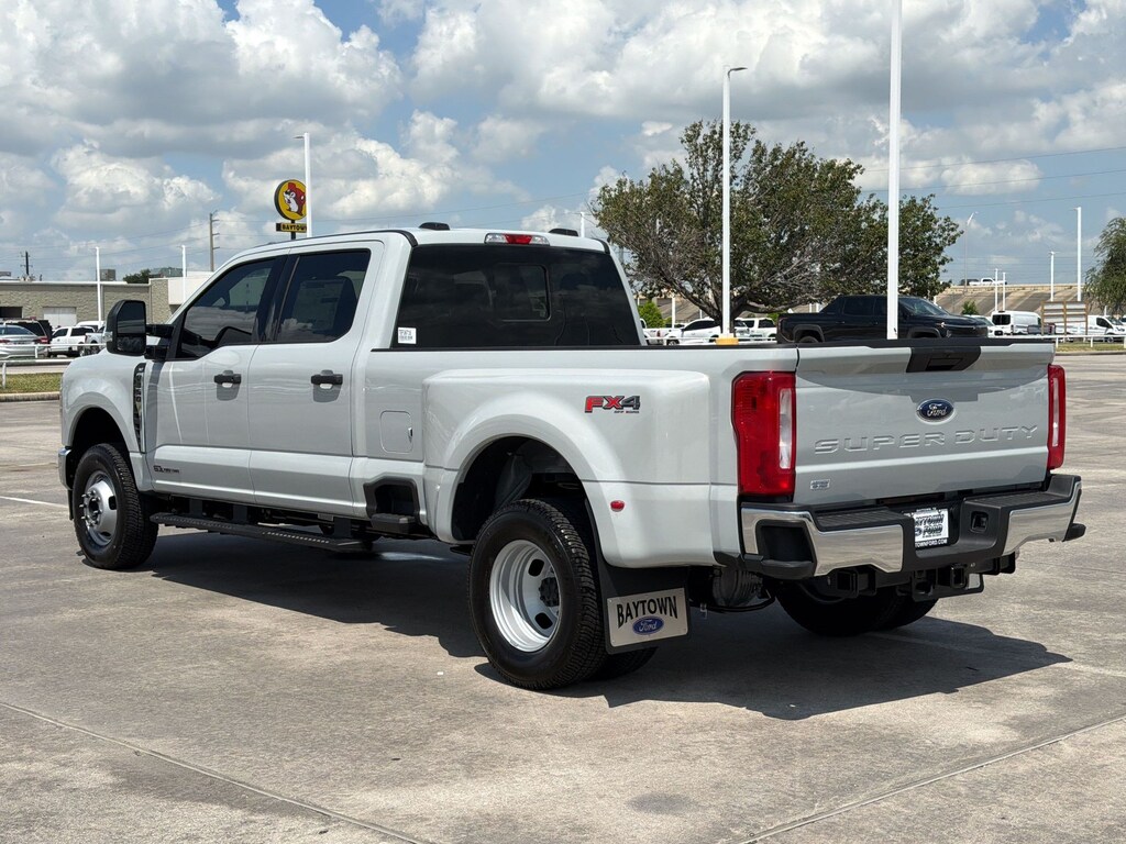 New 2026 Ford F-350 LARIAT TRUCK