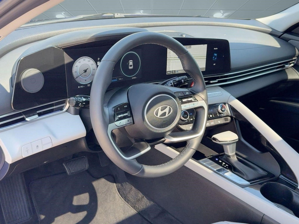 Used 2025 Hyundai Elantra Limited Sedan