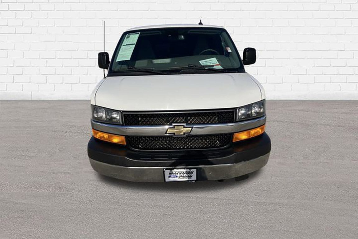 Used 2019 Chevrolet Express Passenger LT with VIN 1GAZGPFG5K1192862 for sale in Baytown, TX