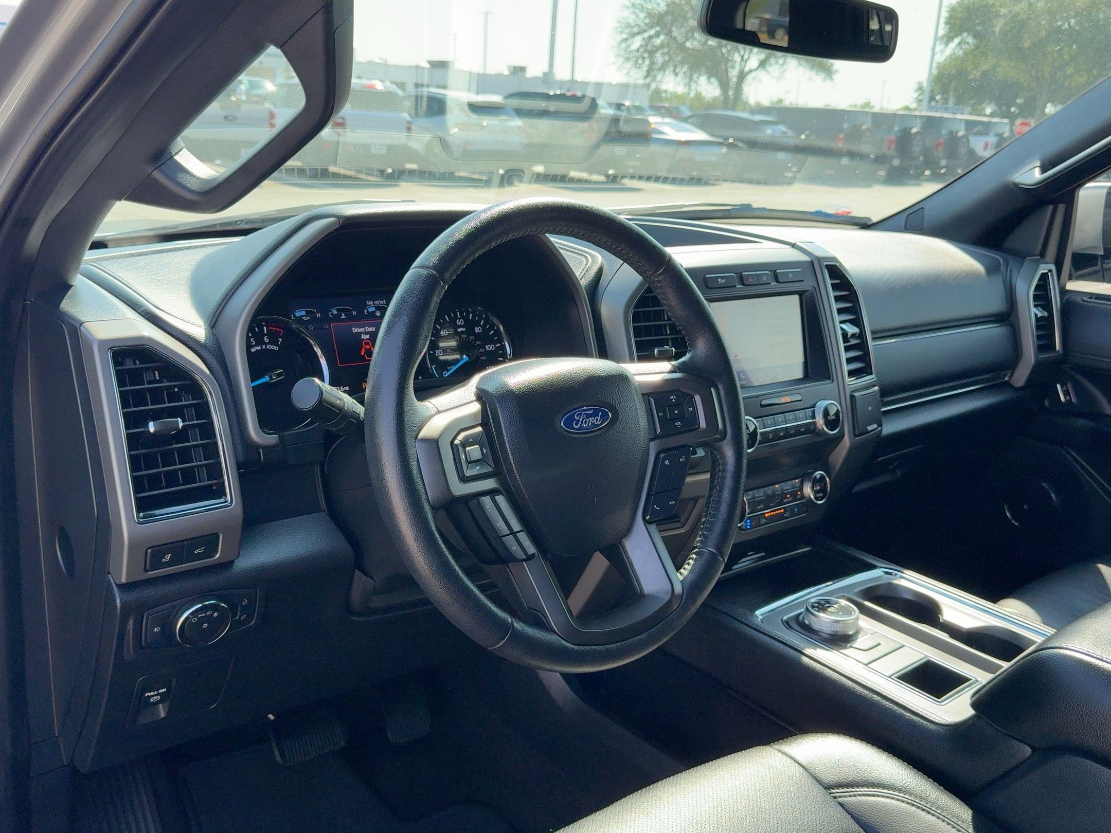 2020 Ford Expedition XLT photo 4