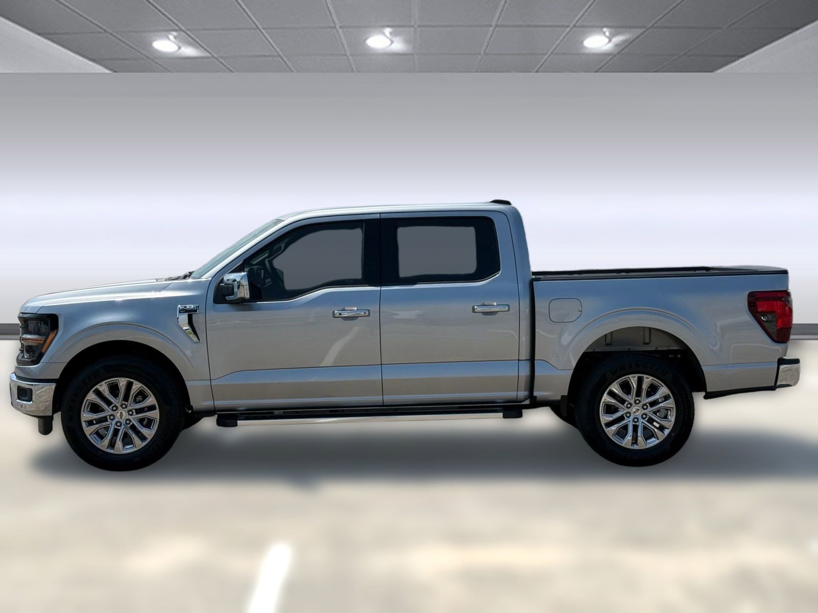 2025 Ford F-150 XLT photo 2
