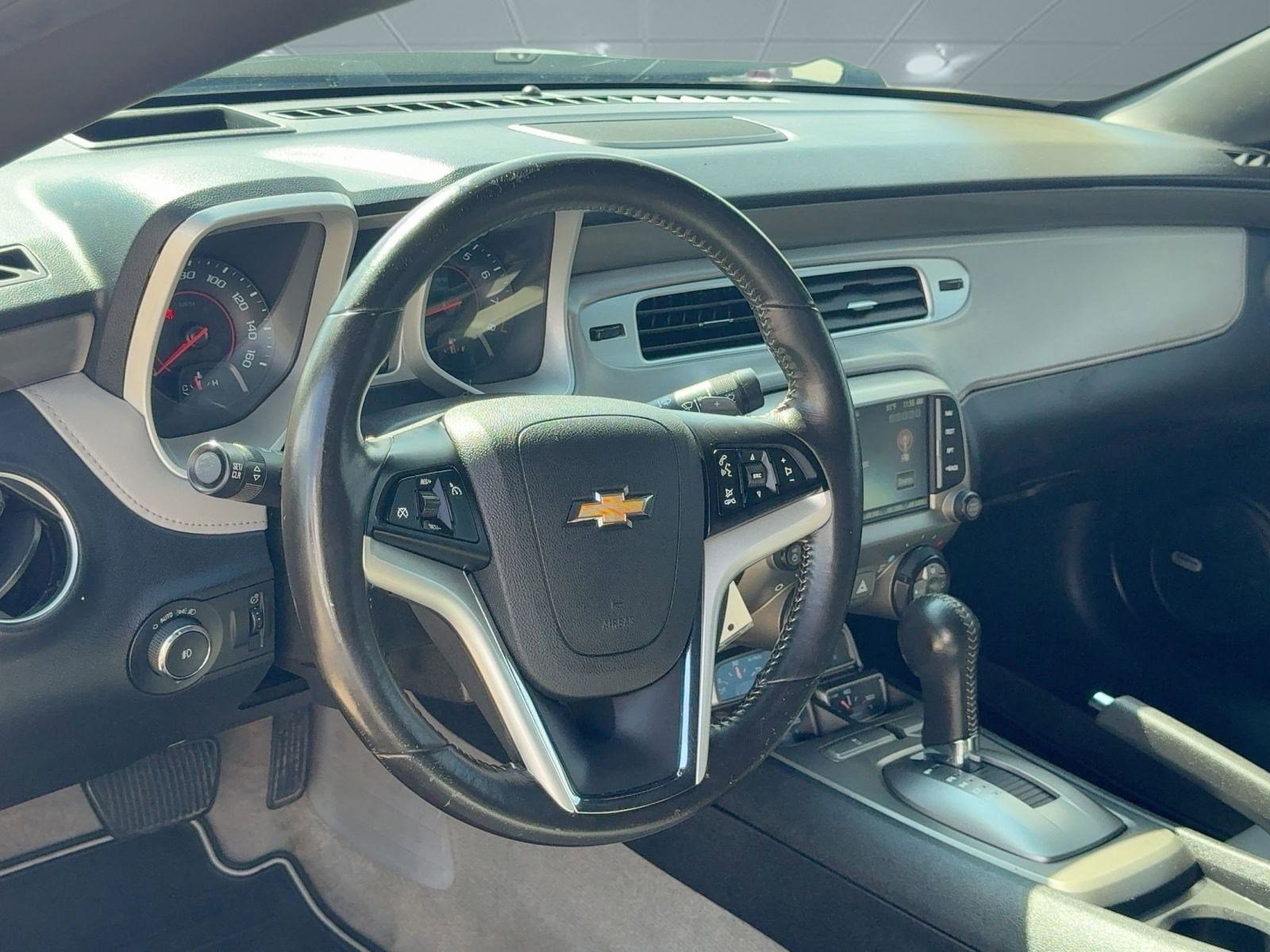 2015 Chevrolet Camaro 2LT photo 4