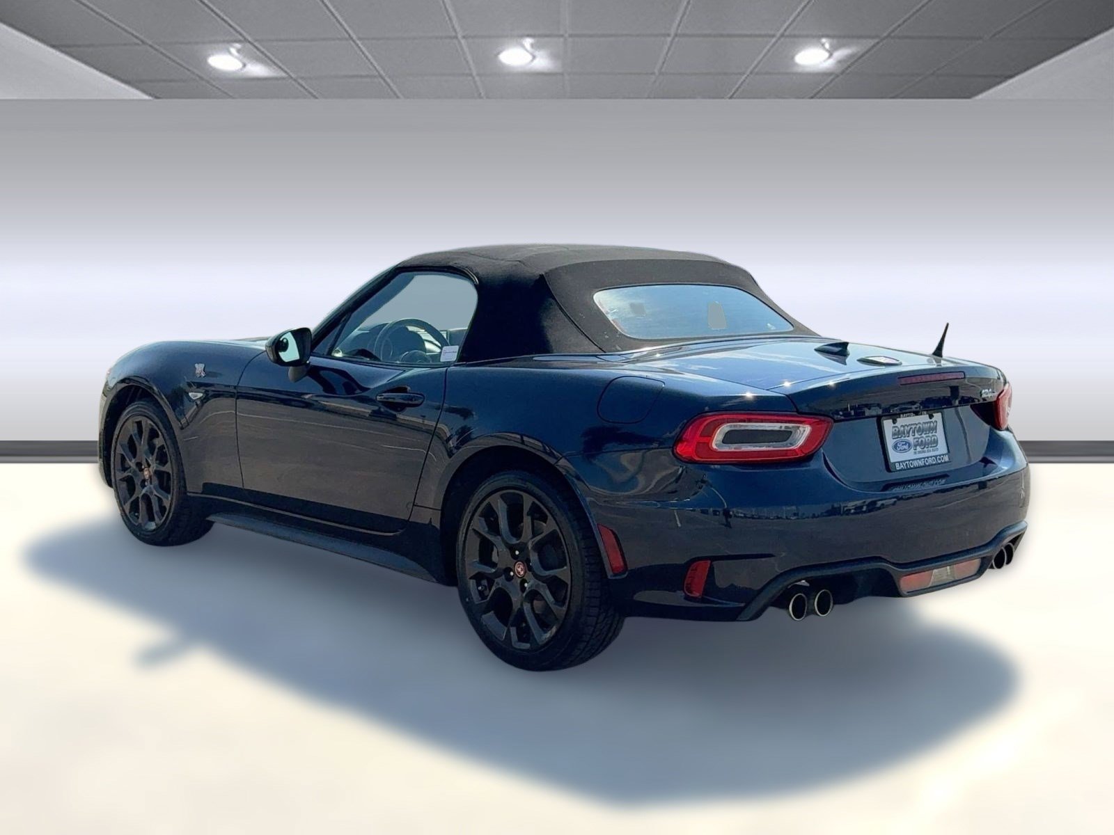 2019 Fiat 124 Spider Abarth photo 3
