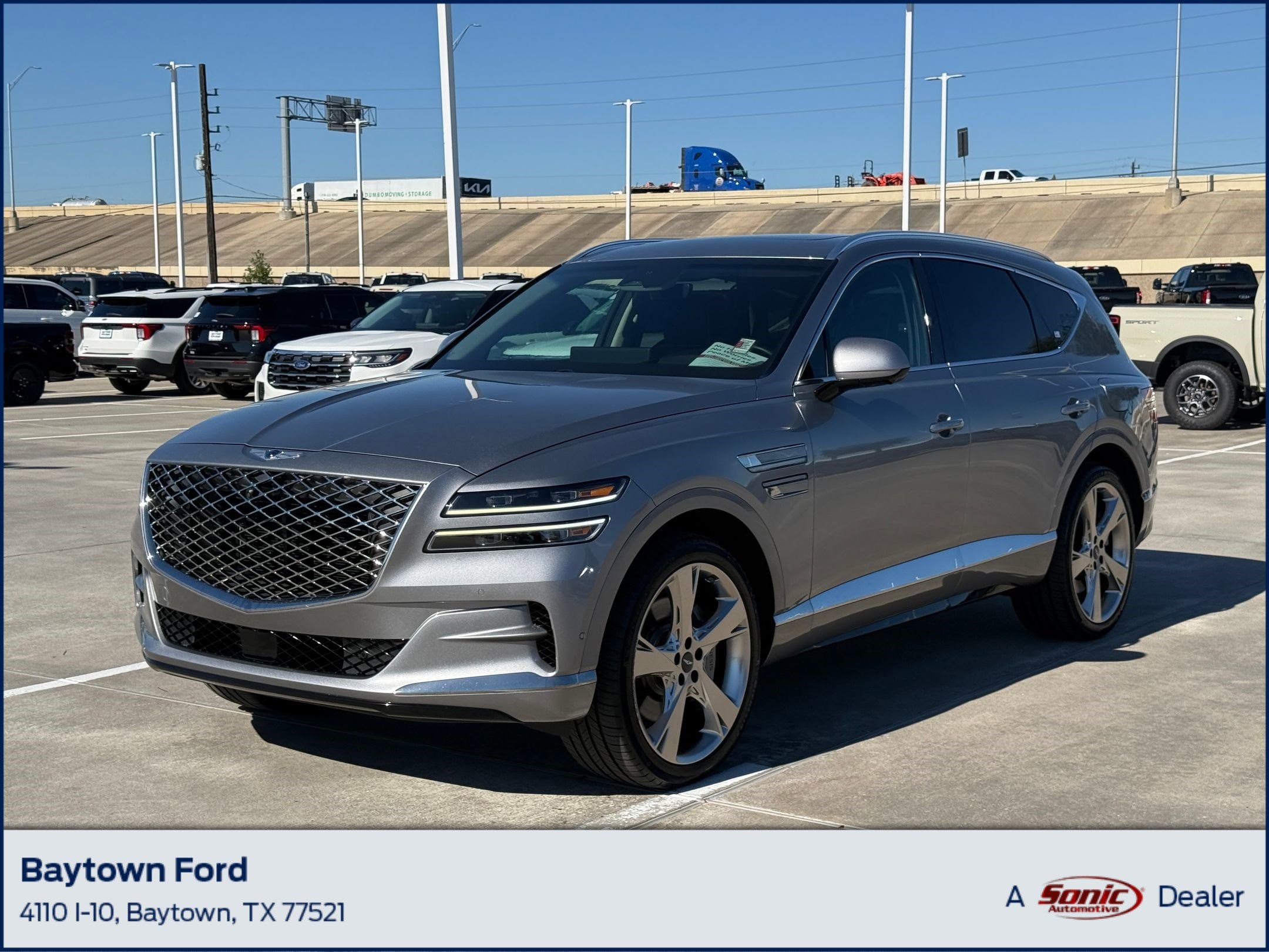 2024 GENESIS GV80's photo