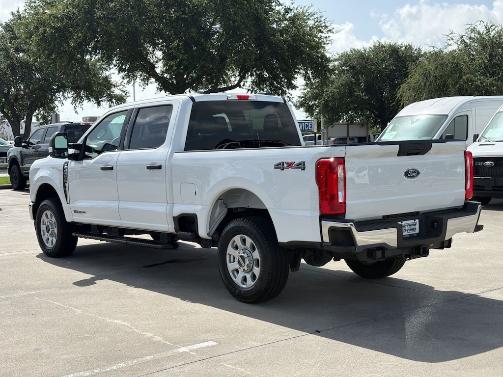 Certified 2024 Ford F-250 XLT Truck Crew Cab
