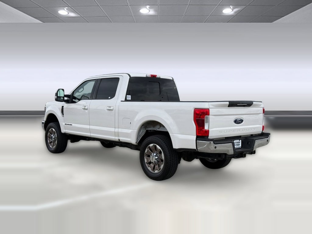 Used 2019 Ford F-250 LARIAT Truck Crew Cab